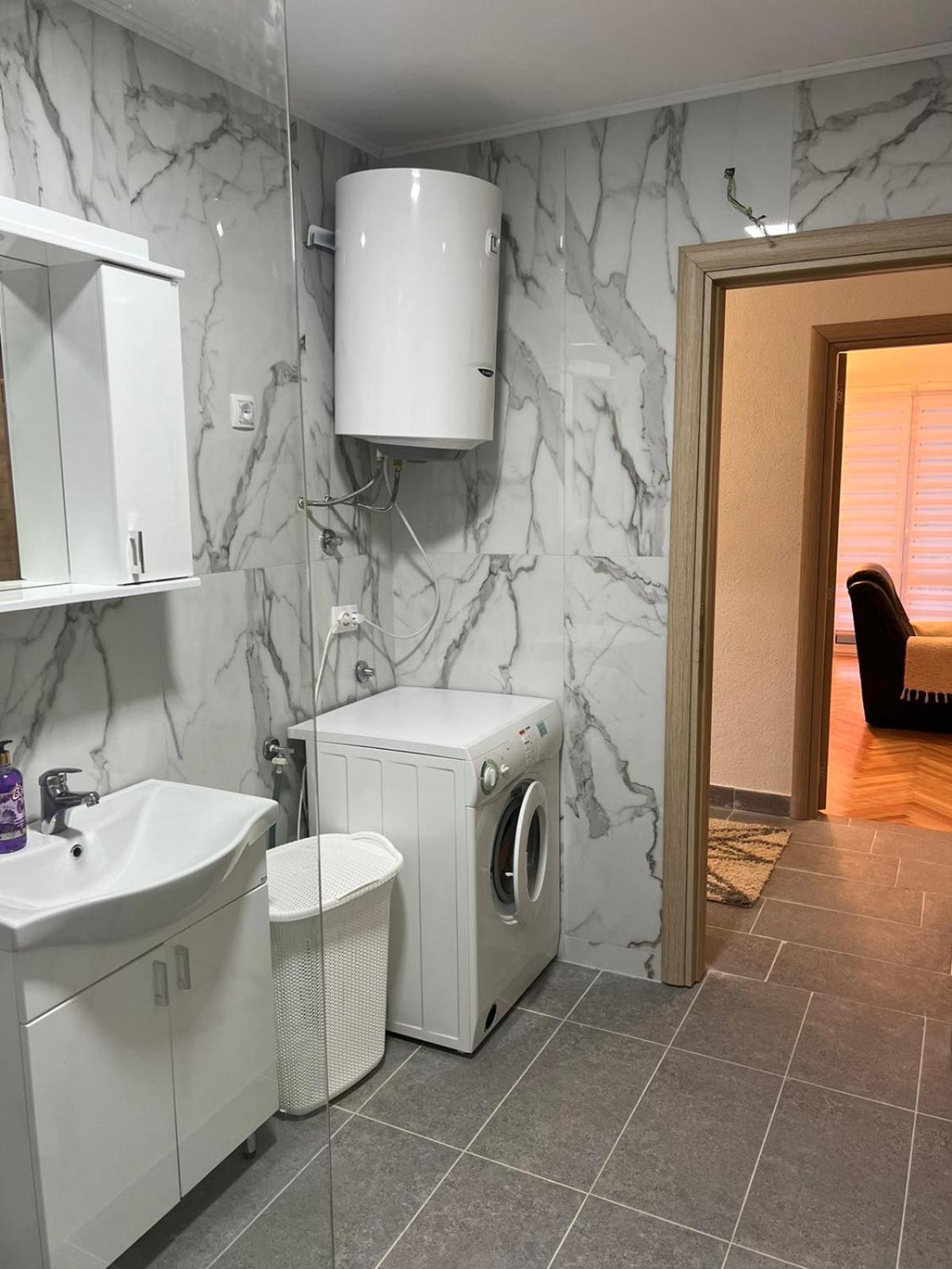 Bubanja With Shared Pool Apartment *