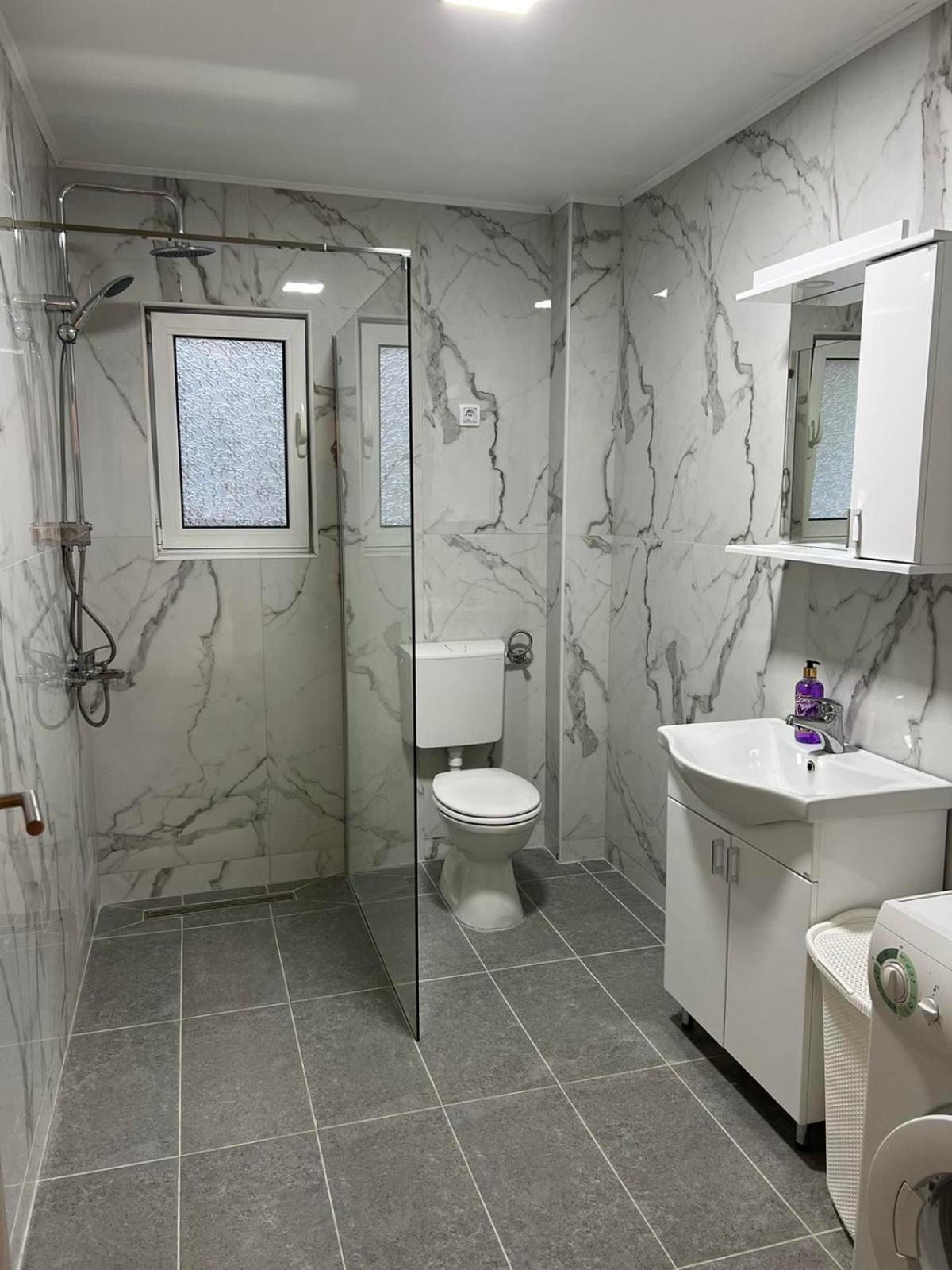 Apartment Bubanja With Shared Pool *