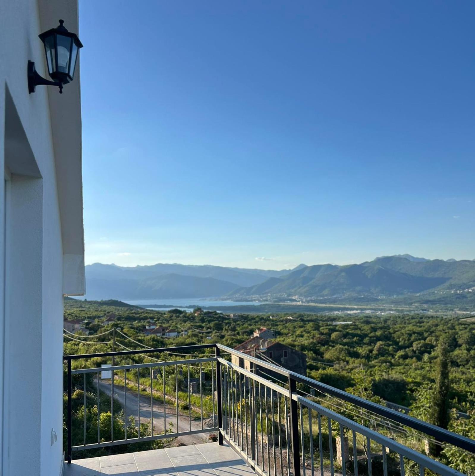 Bubanja With Shared Pool Apartment Kotor